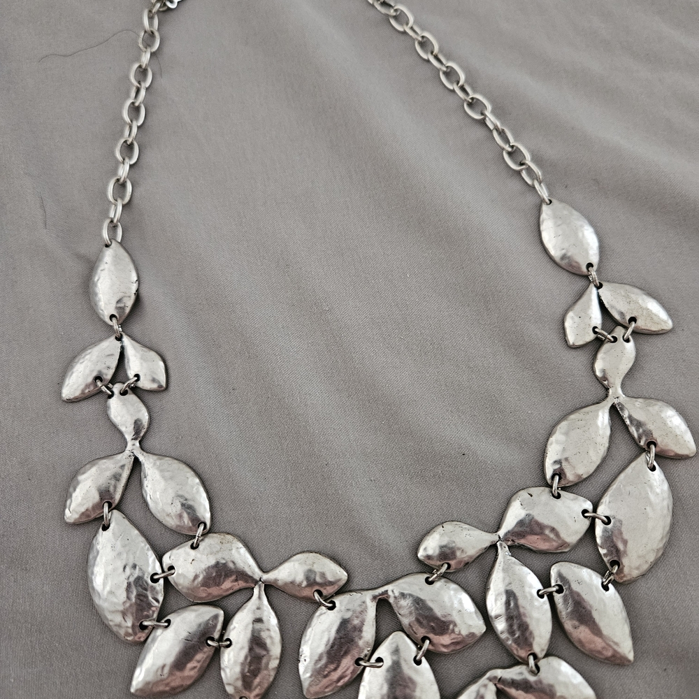 Elegant Silver Leaf Necklace